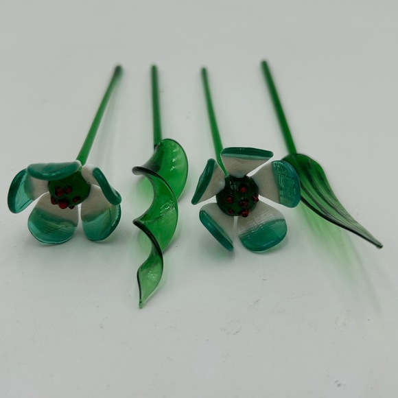 Vintage Handblown Art Glass Flowers - Picture 4 of 6
